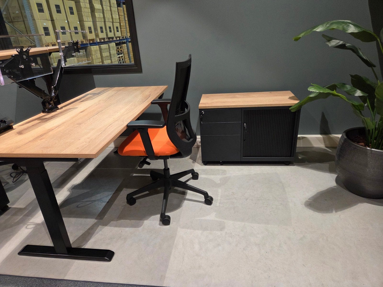 Nieuw multifunctioneel verrijdbaar kastje ( zwart ), Huis en Inrichting, Kasten | Ladekasten, Nieuw, Industriestraat 5, Minder dan 100 cm