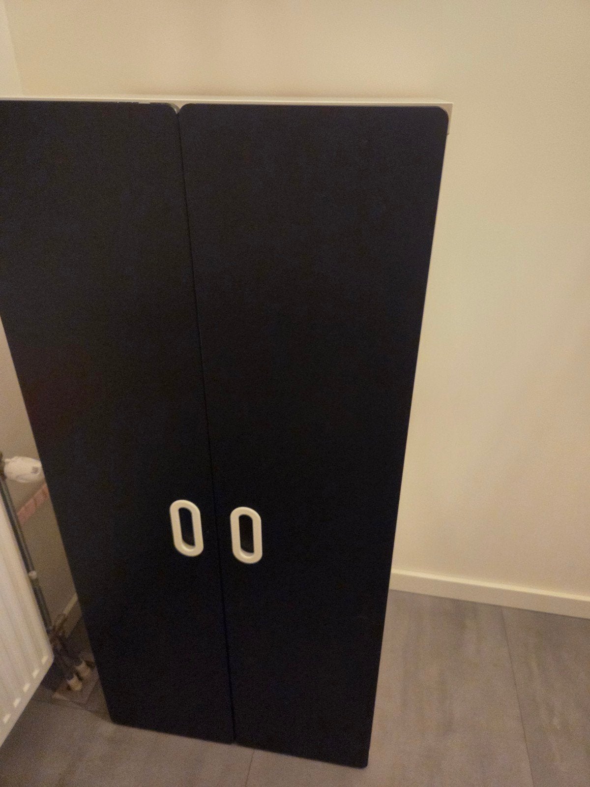 Zwart/witte kinderkledingkast (IKEA) met spiegel en lade, Ophalen, 50 tot 70 cm, 100 cm of meer, 105 cm of meer