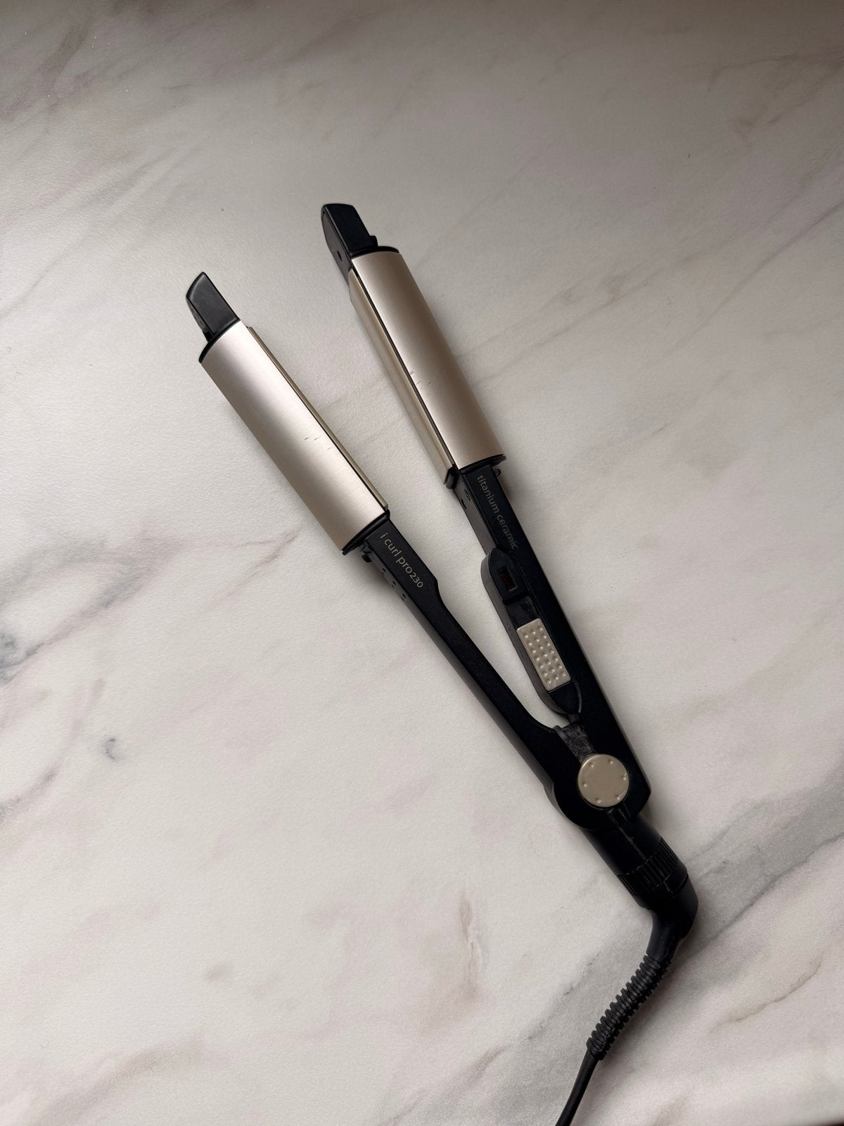 Babyliss Stijltang/Krultang - Titanium Ceramic, Ophalen of Verzenden, Zo goed als nieuw, Krultang of Stijltang