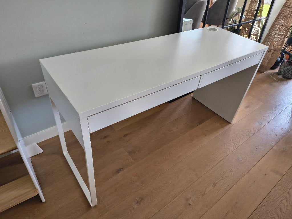 IKEA Desk "MICKE" white, Huis en Inrichting, Bureaus, 50 cm, Zo goed als nieuw, IKEA, Secretaire