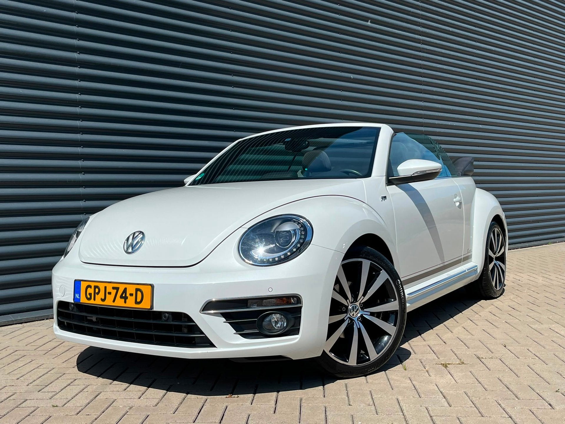 Volkswagen Beetle Cabriolet 1.4 TSI Aut. Cup Sport | LED | 1, Stof, Gebruikt, 4 stoelen, Wit