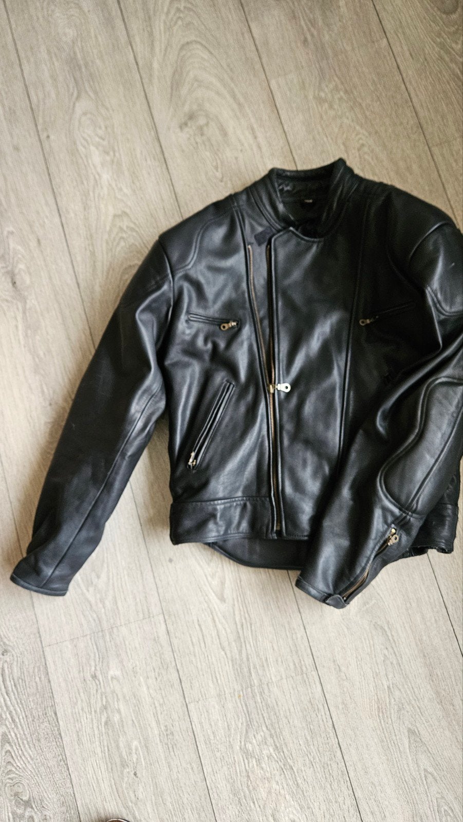 Stijlvolle zwarte leren motorjas van Restyle, Heren, Jas | leer, Ophalen of Verzenden, Restyle