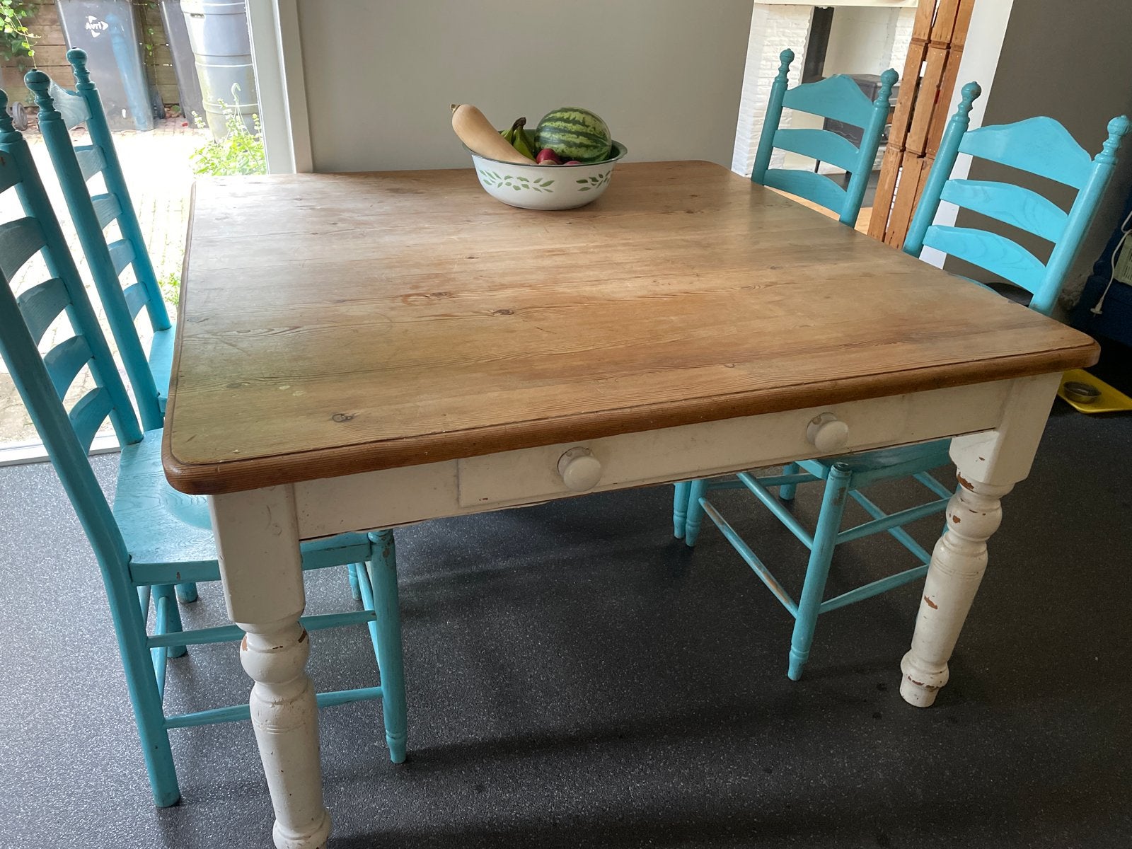 Leuke houten eettafelset in elke kleur te schilderen, Ophalen
