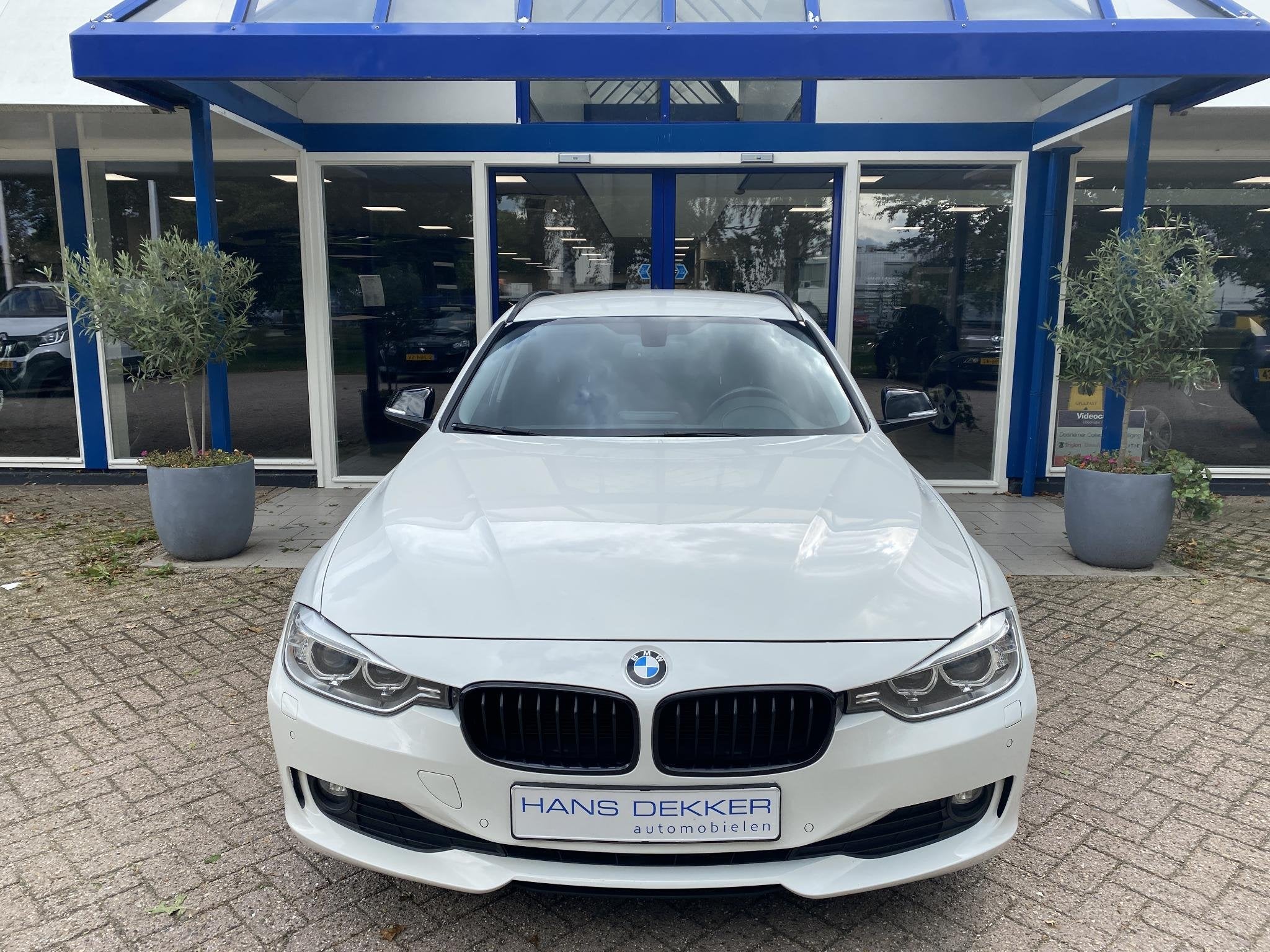 BMW 3-serie Touring 320d Luxury Line Trekhaak / Cruise contr, Auto's, Achterwielaandrijving, 4 cilinders, Wit, Leder