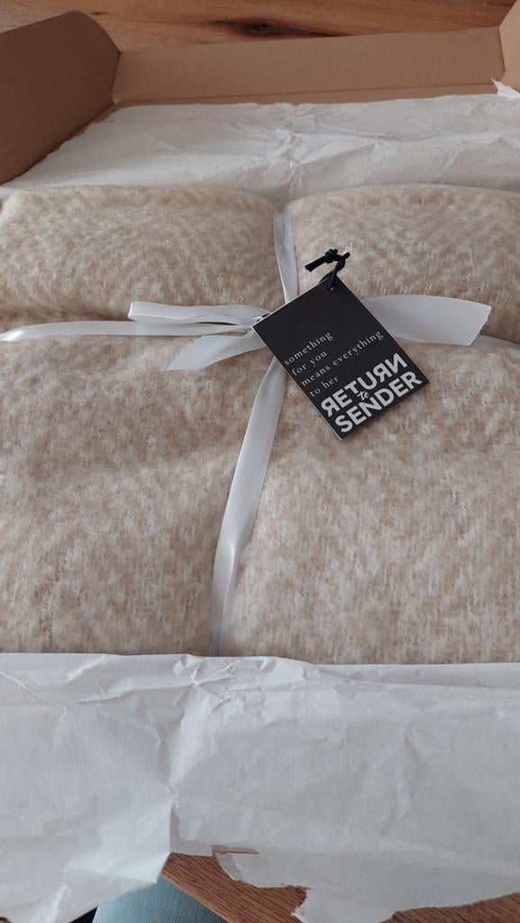 Return to sender plaid 135 x 175, Ophalen of Verzenden, Nieuw, Beige