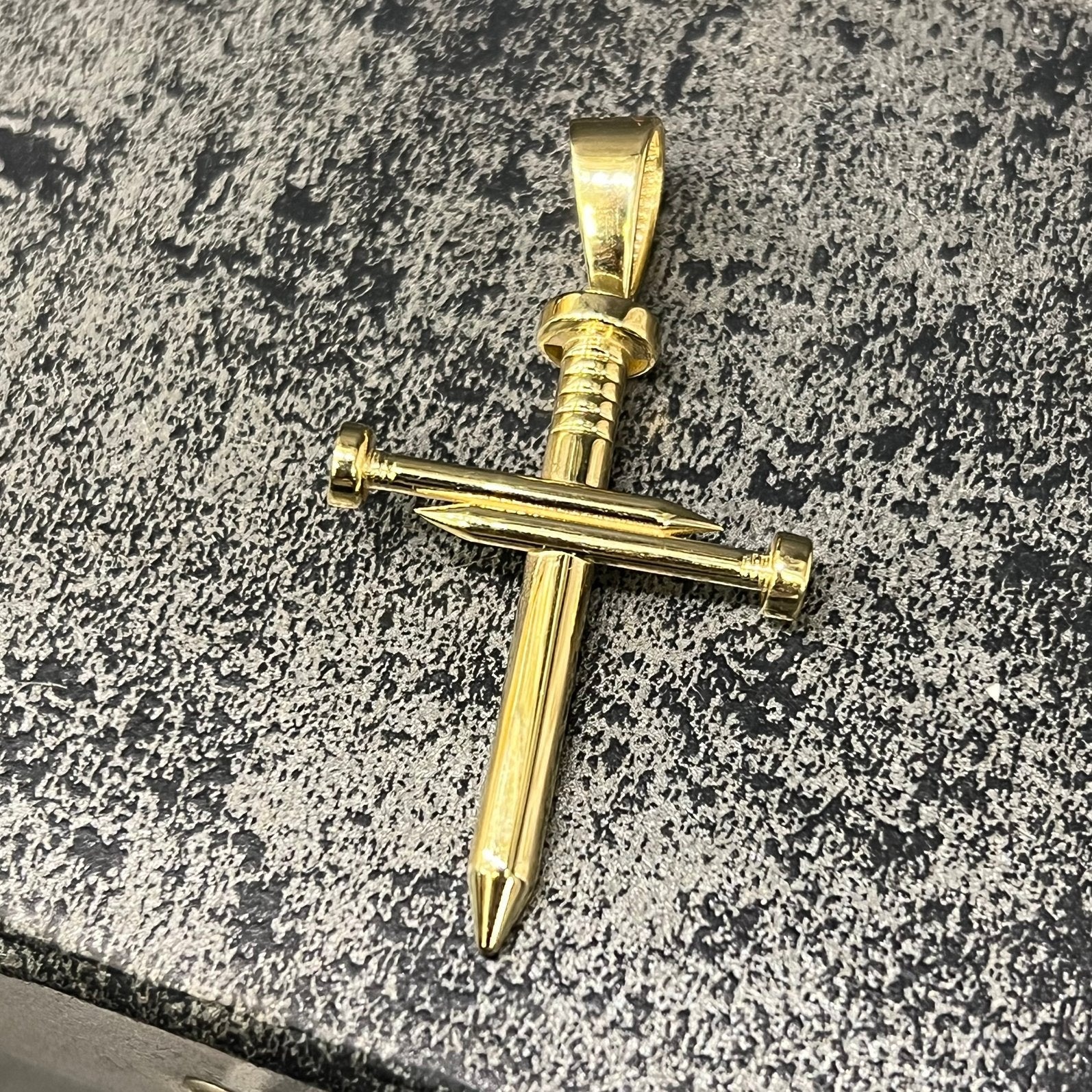 14 karaats gouden kruis hanger spijker model, Ophalen of Verzenden