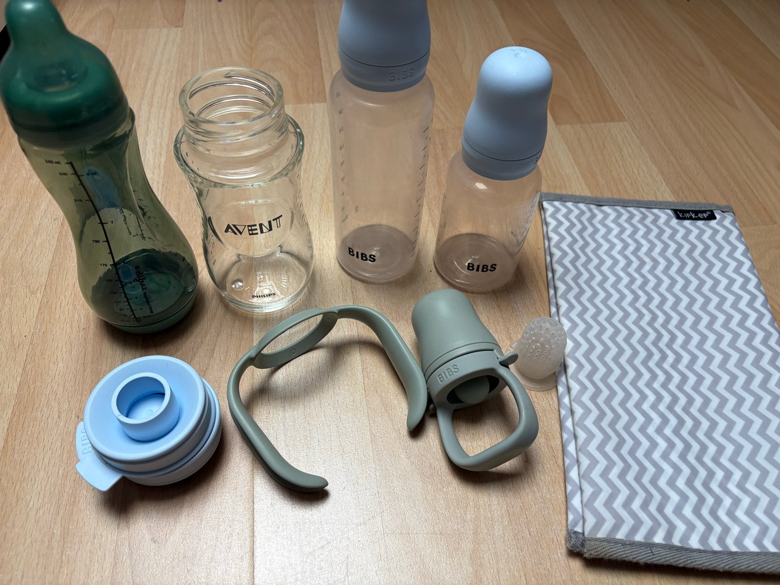 Gratis baby flessen en accessoires set, Ophalen, Gebruikt
