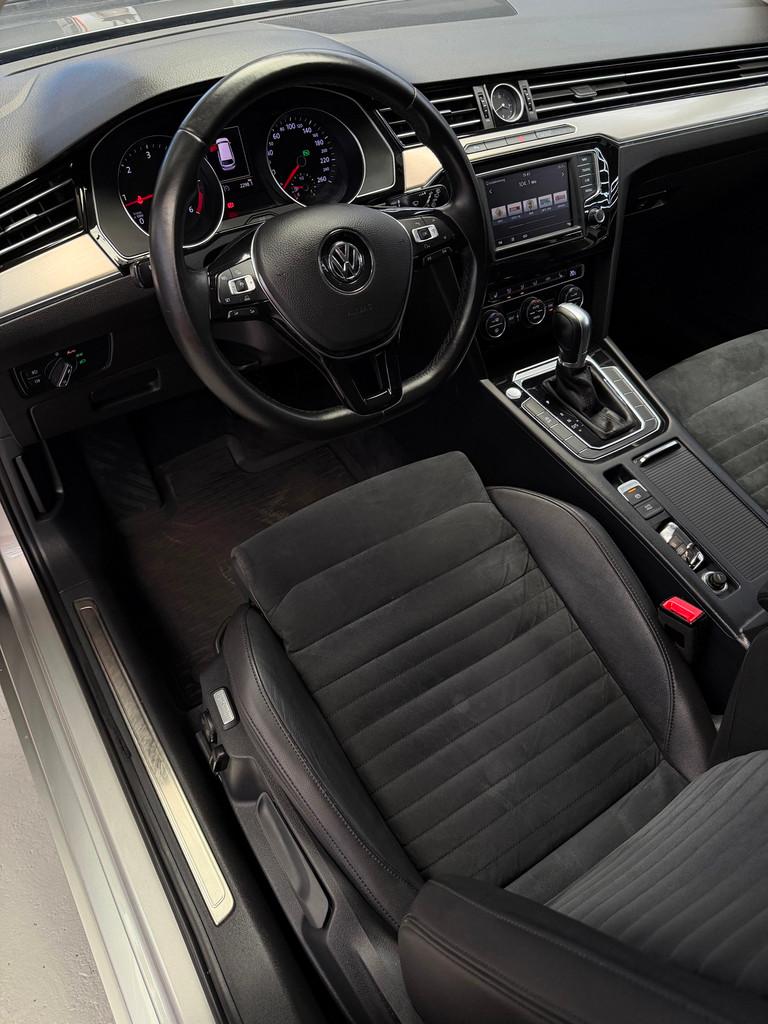 Volkswagen Passat Variant 2.0 TDI Highline CarPlay Trekhaak, 1441 kg, Gebruikt, 4 cilinders, Origineel Nederlands