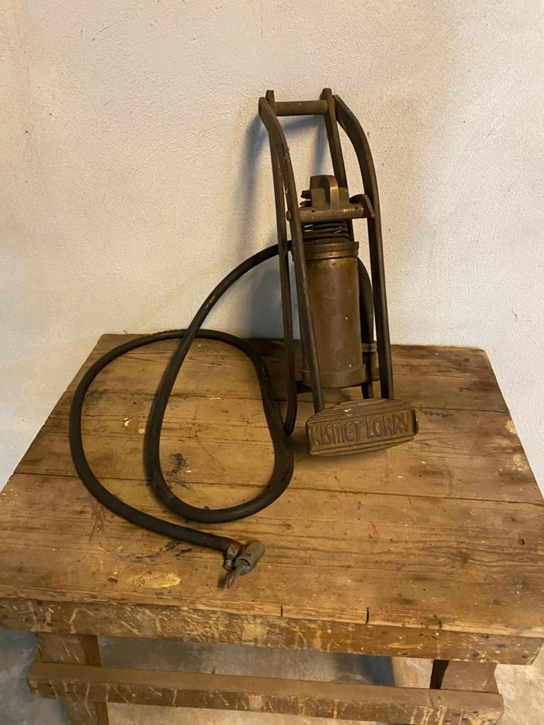 Antieke voetpomp, Ophalen, Gebruikt, Minder dan 50 cm