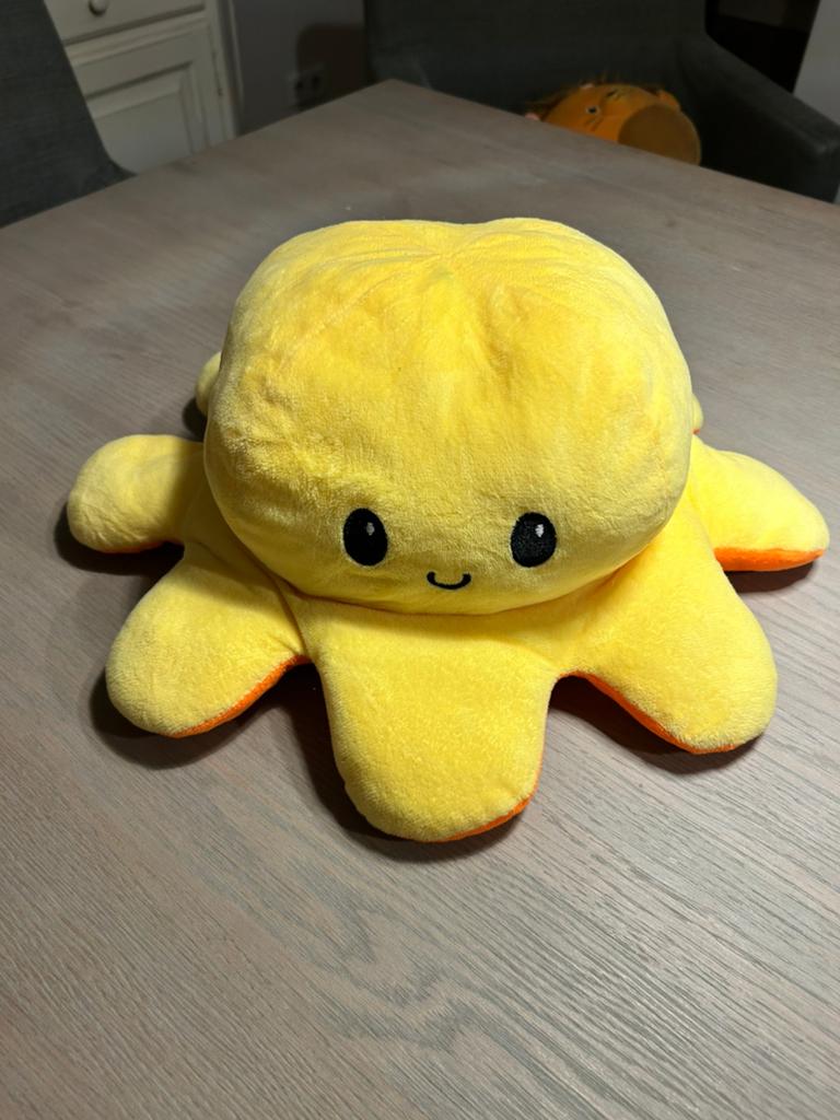 Knuffel octopus omkeerbaar oranje/geel 40 cm, Ophalen of Verzenden, Zo goed als nieuw, Oranje, Overige typen