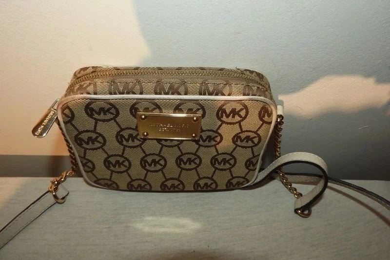 Michael Kors schoudertasje monogram print goud label IGST, Verzenden, Zo goed als nieuw, Beige, Schoudertasje