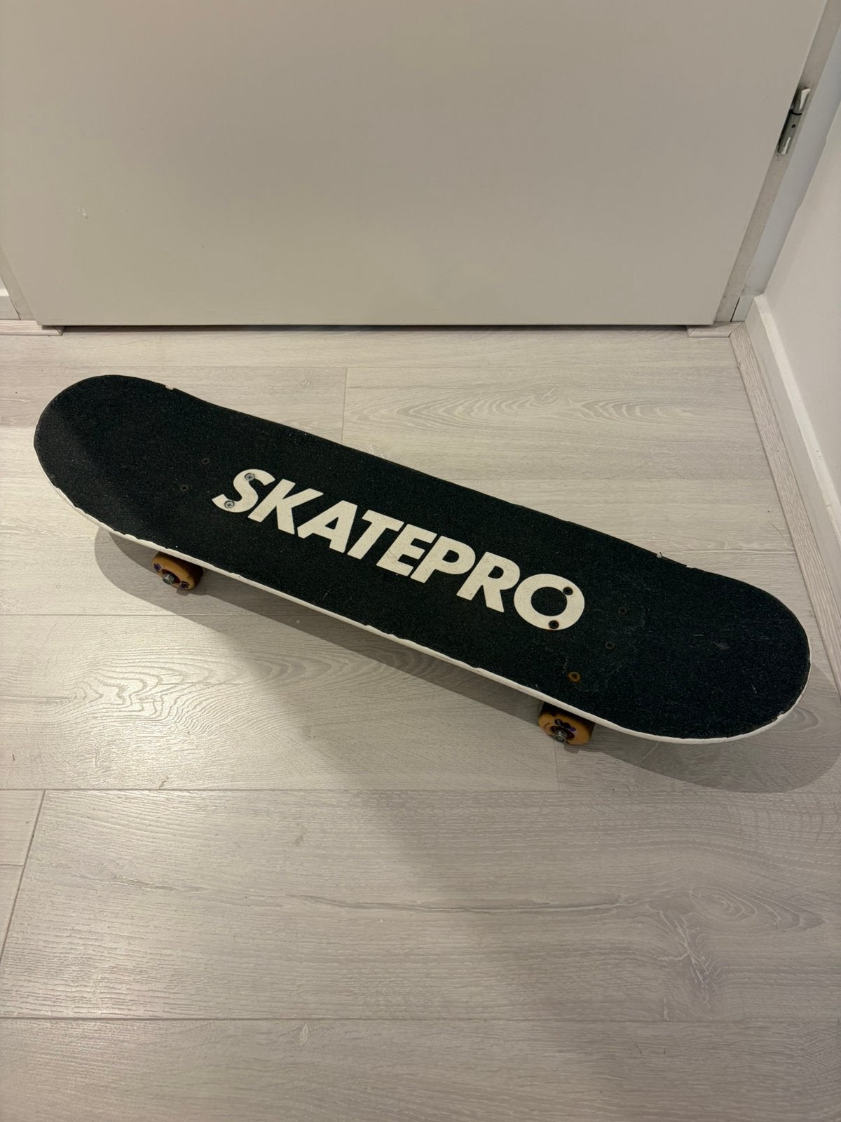 Skatepro skateboard, Enuff trucks & wheels 52mm, Ophalen, Zo goed als nieuw