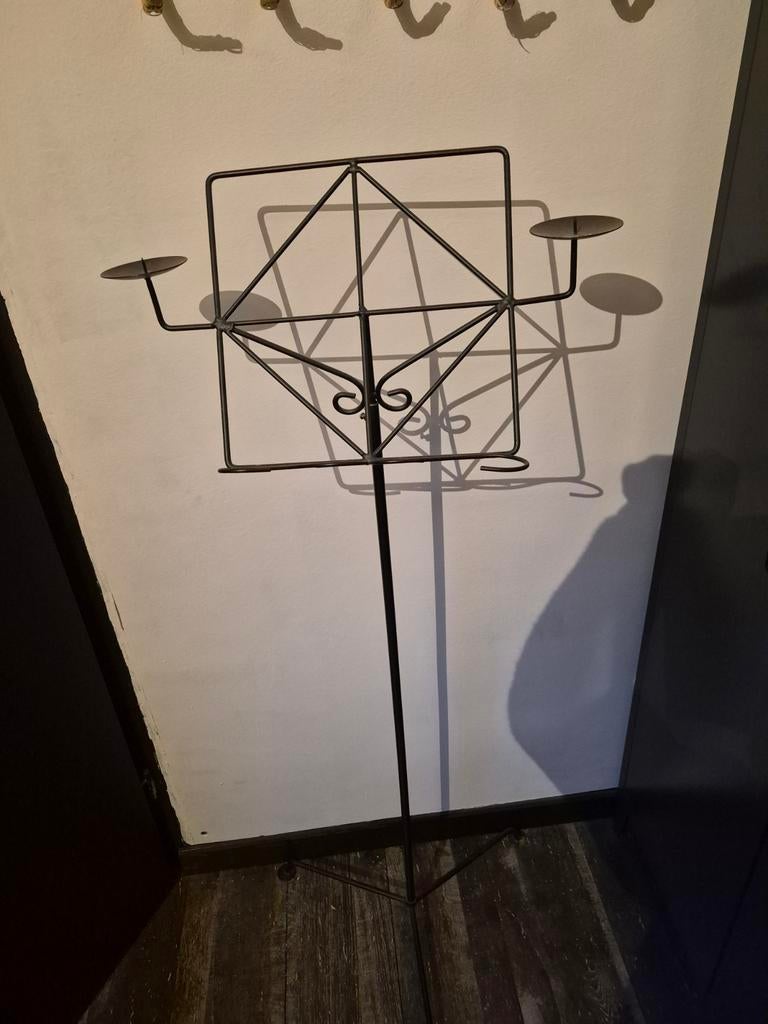 Zwart metalen altaar kandelaar, Antiek en Kunst, Ophalen of Verzenden
