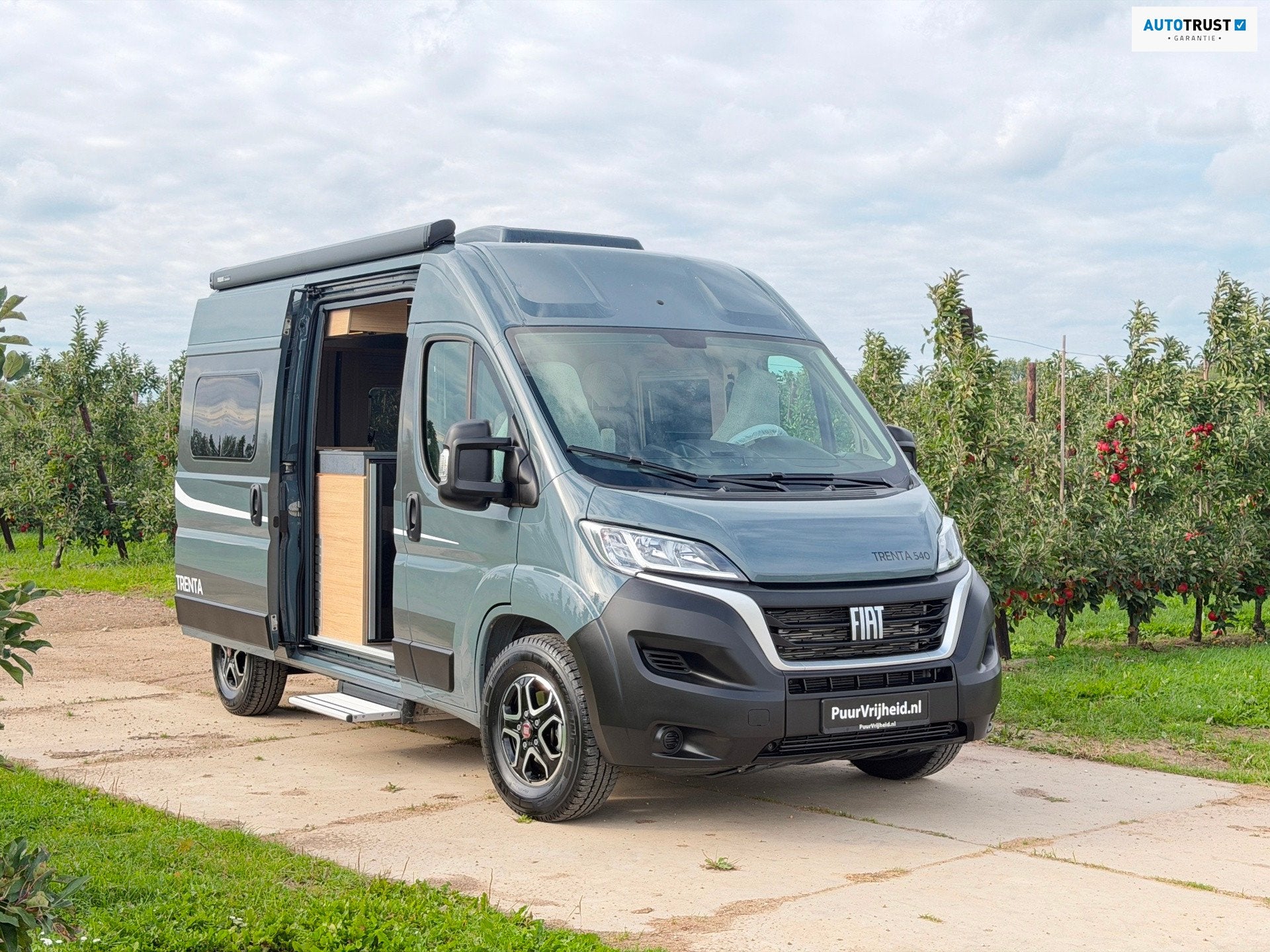 Possl Trenta 540 Automaat / Solar / Diesel-Elektro kachel /, Automaat, Buscamper of Camperbus, Pössl, Bedrijf