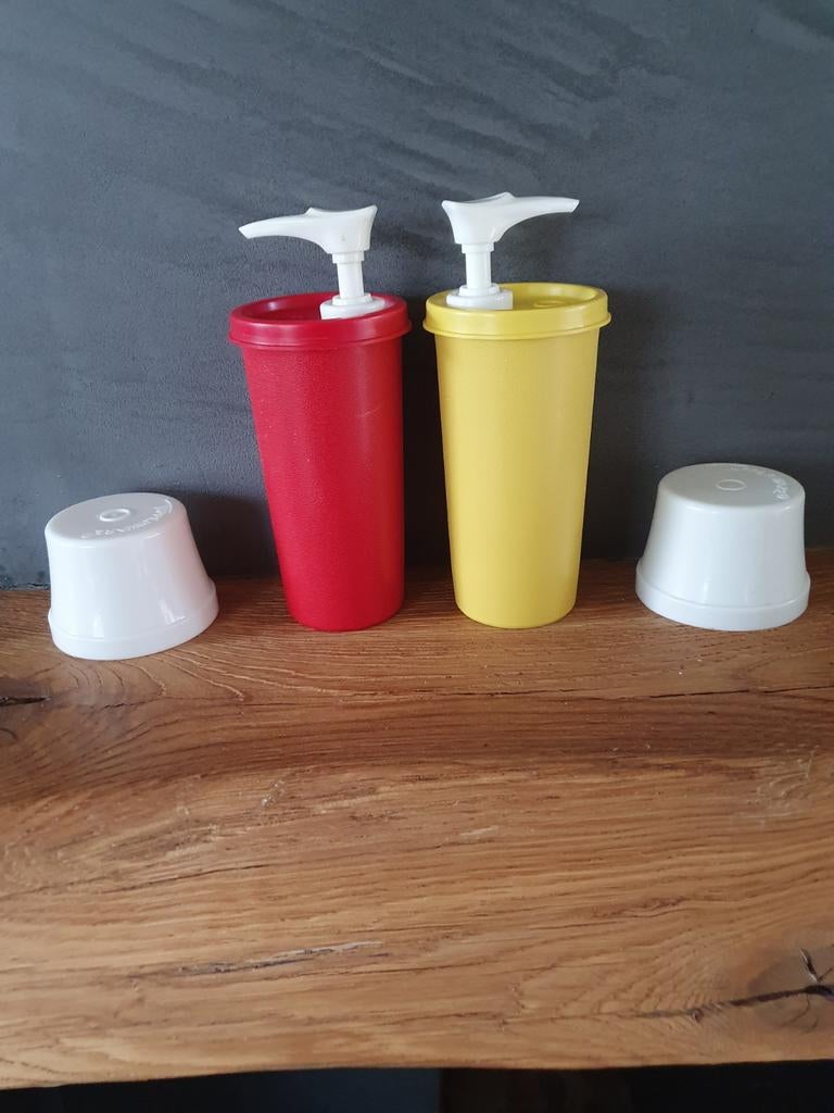 2 Tupperware dispensers voor bv mosterd of ketchup, Ophalen of Verzenden, Zo goed als nieuw, Rood