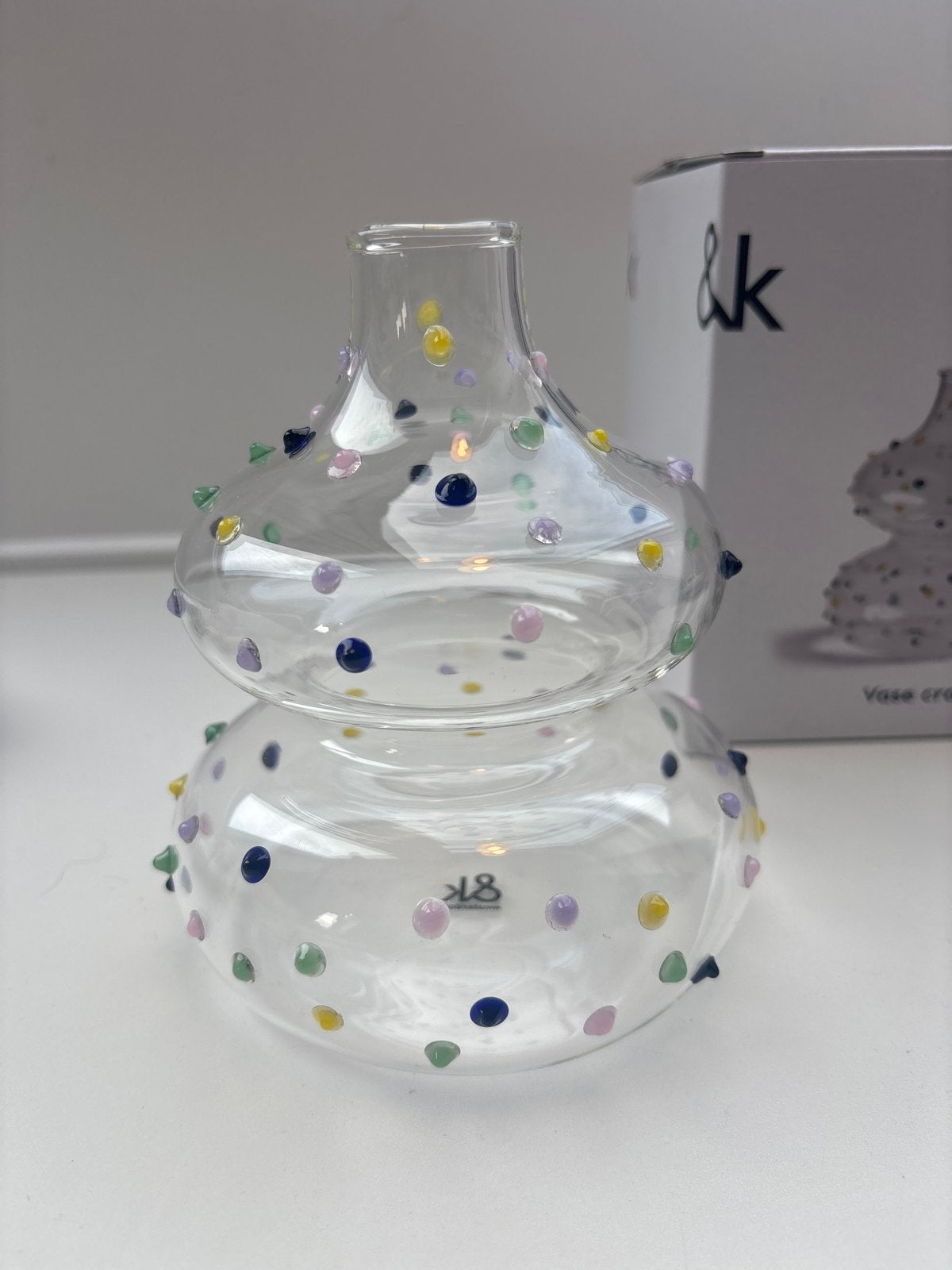 &Klevering Craft glazen vaas met kleurrijke stippen, Ophalen of Verzenden, Nieuw, Meerkleurig, Glas