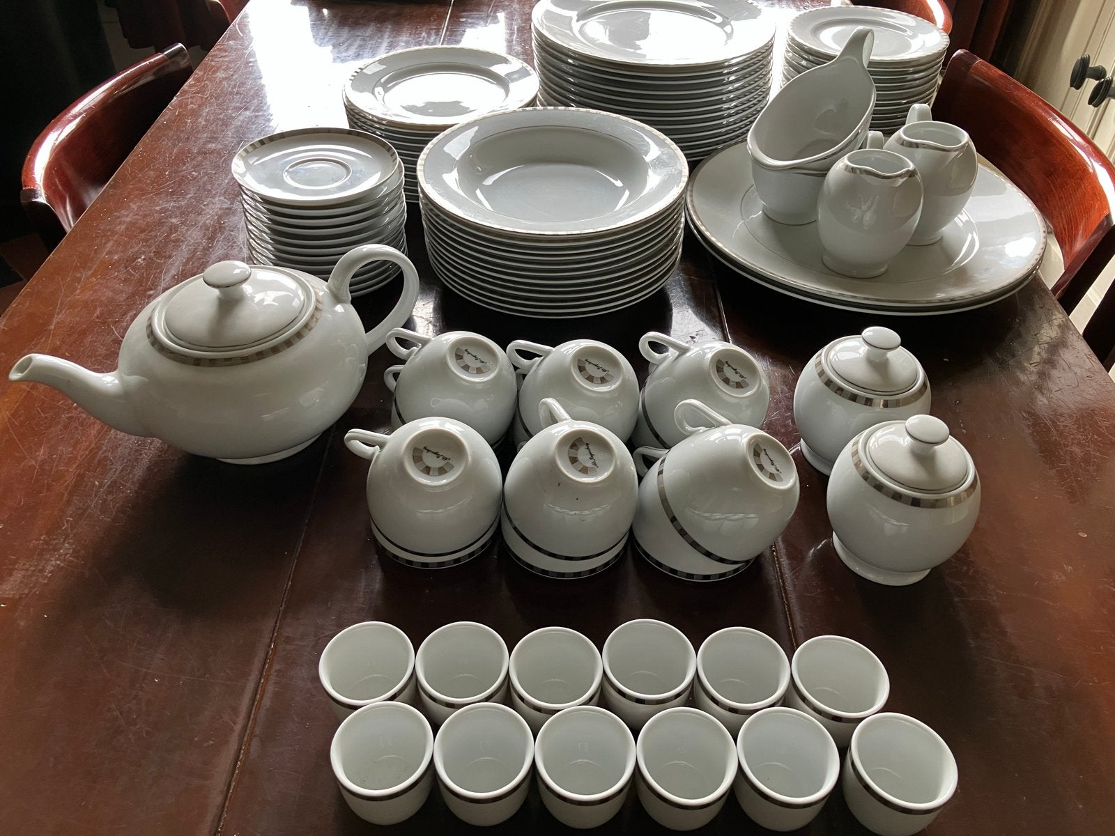 Compleet 12 delig servies Alt Regensburg zilveren rand, Ophalen
