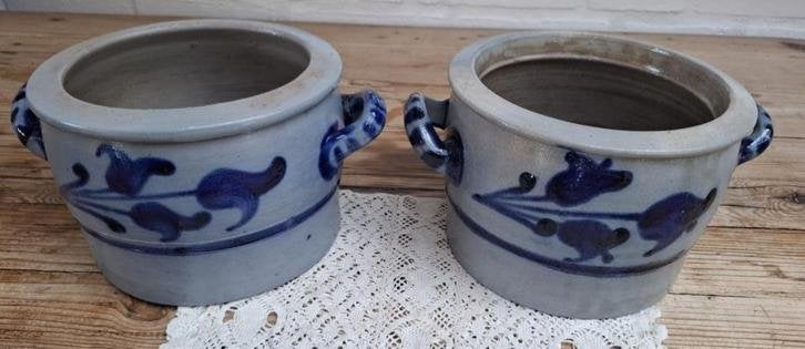 Stel van 2 oude Keulse potten met tulpen, Antiek en Kunst, Ophalen of Verzenden