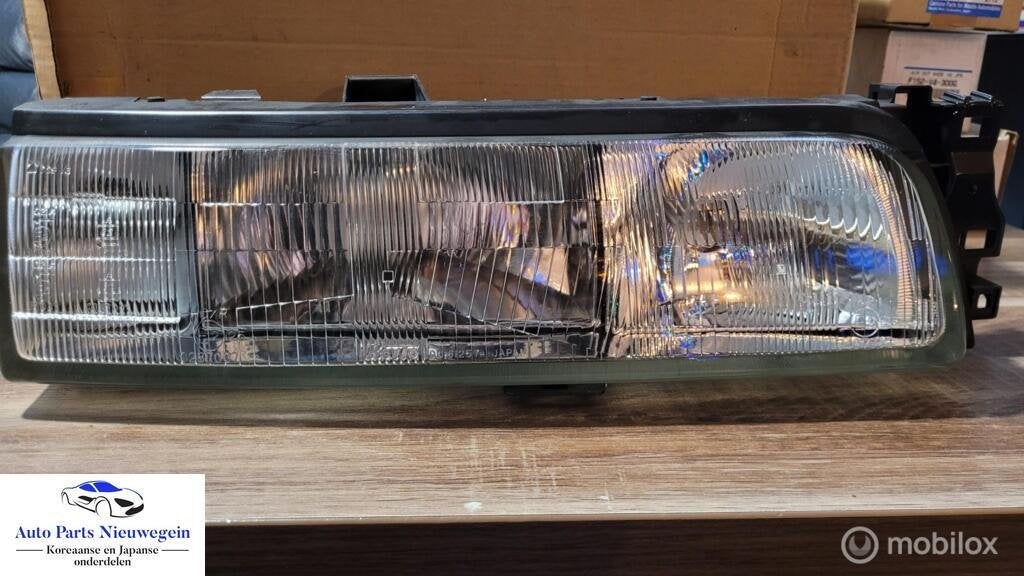 Koplamp rechts Mazda 626 ('87-92) 8BGK-51-030A, Nieuw, Ophalen of Verzenden, Mazda, Mazda