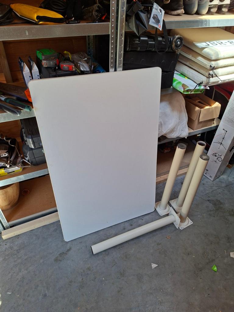 Witte tafel met afneembare poten, Huis en Inrichting, Tafels | Eettafels, Gebruikt, 50 tot 100 cm, 100 tot 150 cm, Drie personen