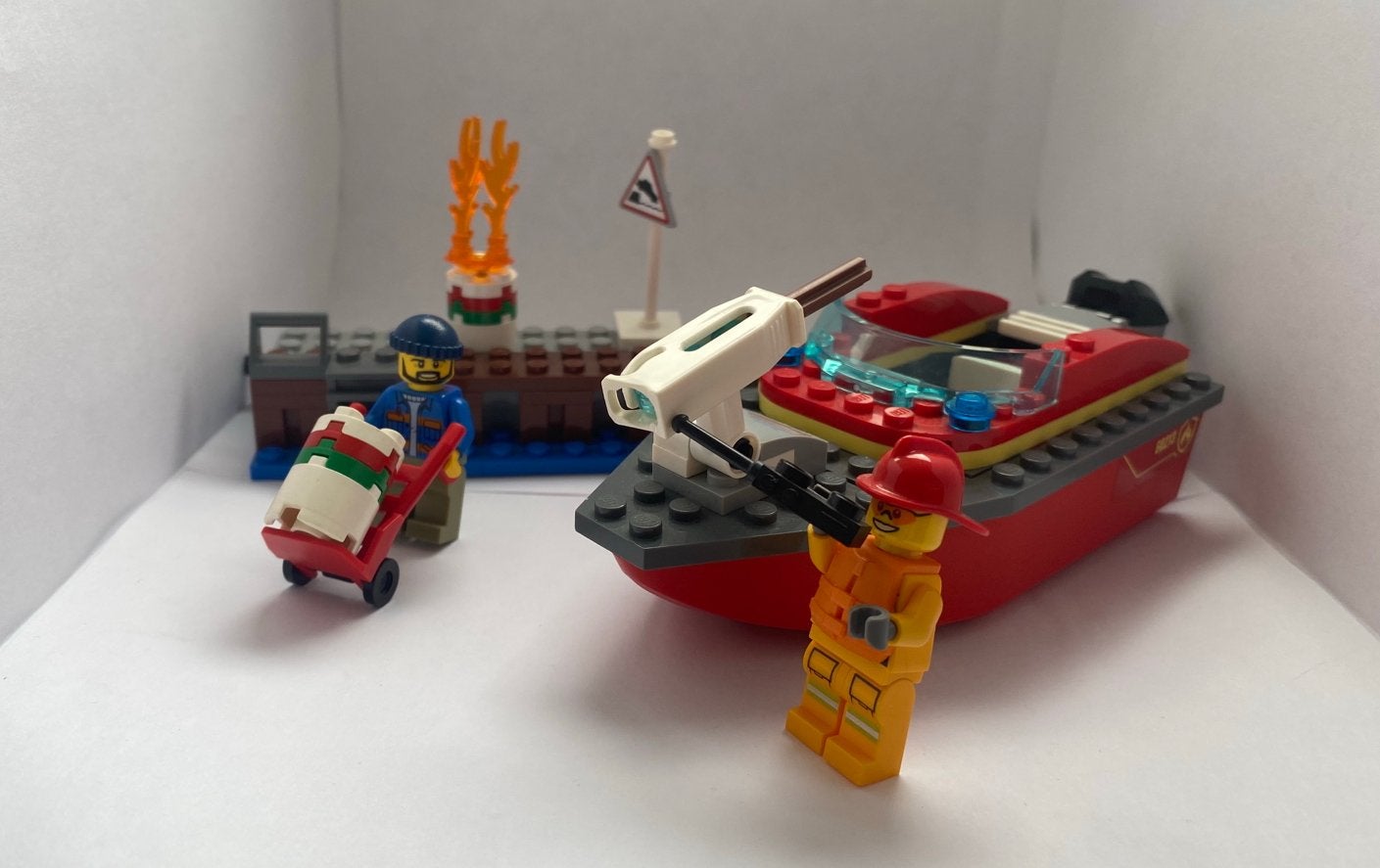 LEGO CITY brand op kade (nr. 60213), Kinderen en Baby's, Speelgoed | Duplo en Lego, Compleet, City, Lego, Ophalen of Verzenden