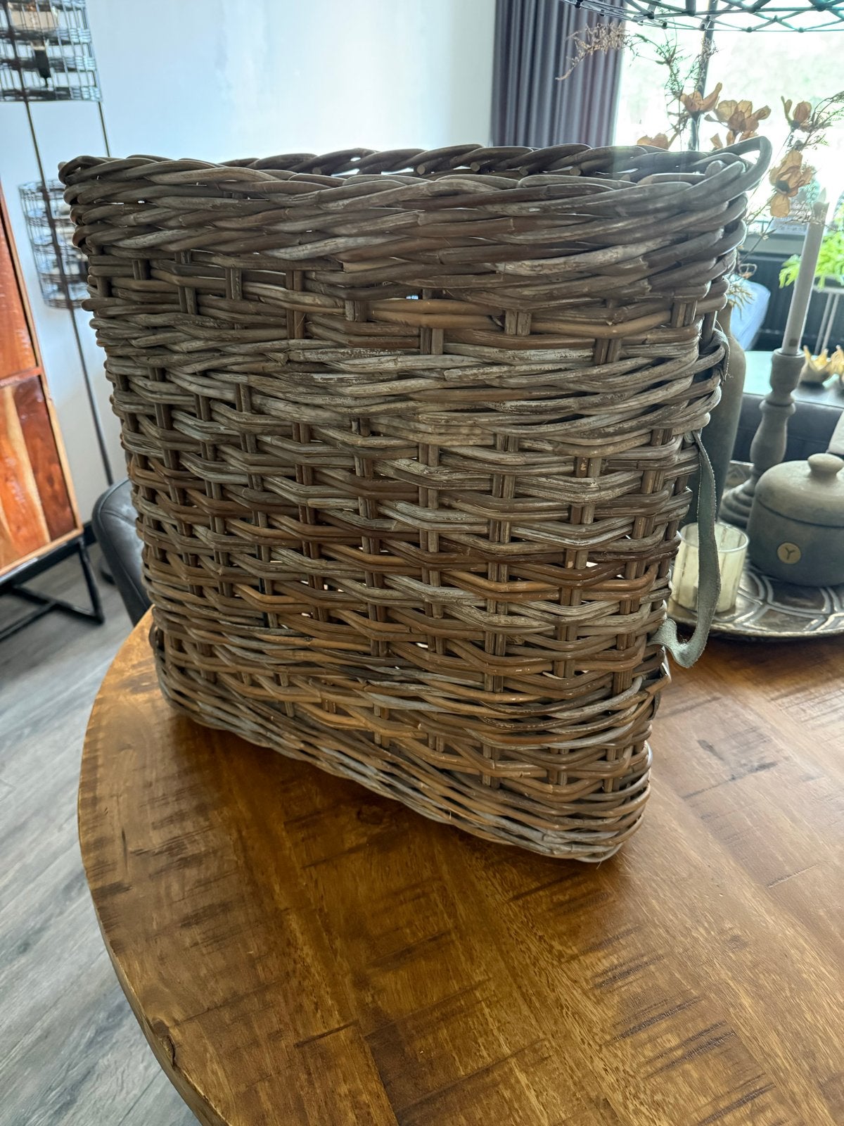 Grote rieten mand - perfect voor decoratie of opslag, Ophalen, Minder dan 50 cm, Gebruikt, Overige materialen
