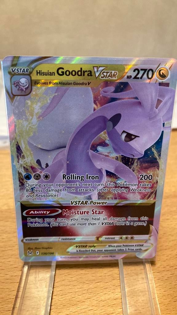 Pokemon Goodra V star 136/196 Lost Origin 4,00 euro, Ophalen of Verzenden, Zo goed als nieuw