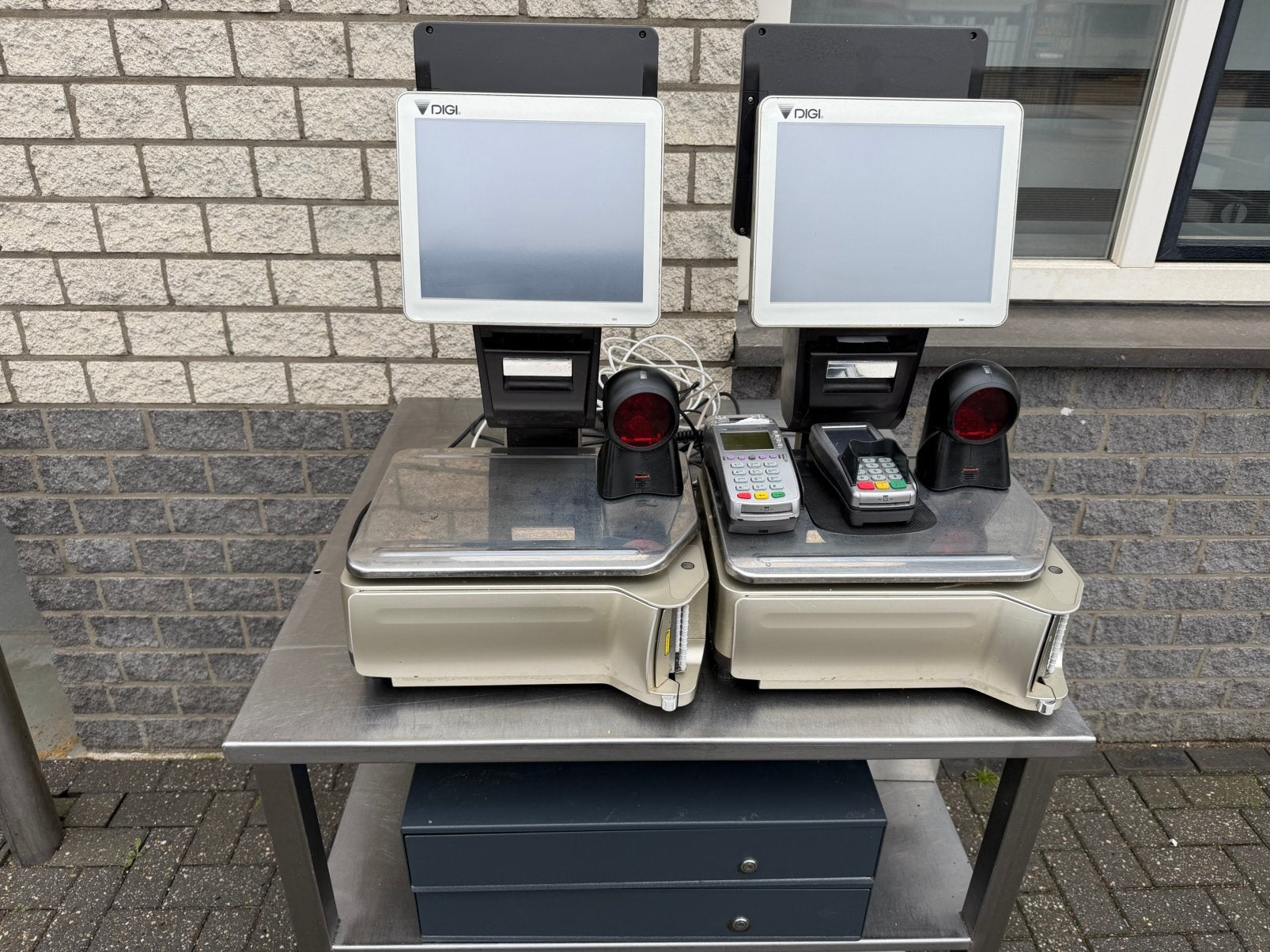 Weegschalen Digi SM5500EV plus met scanner en kassa en pin.