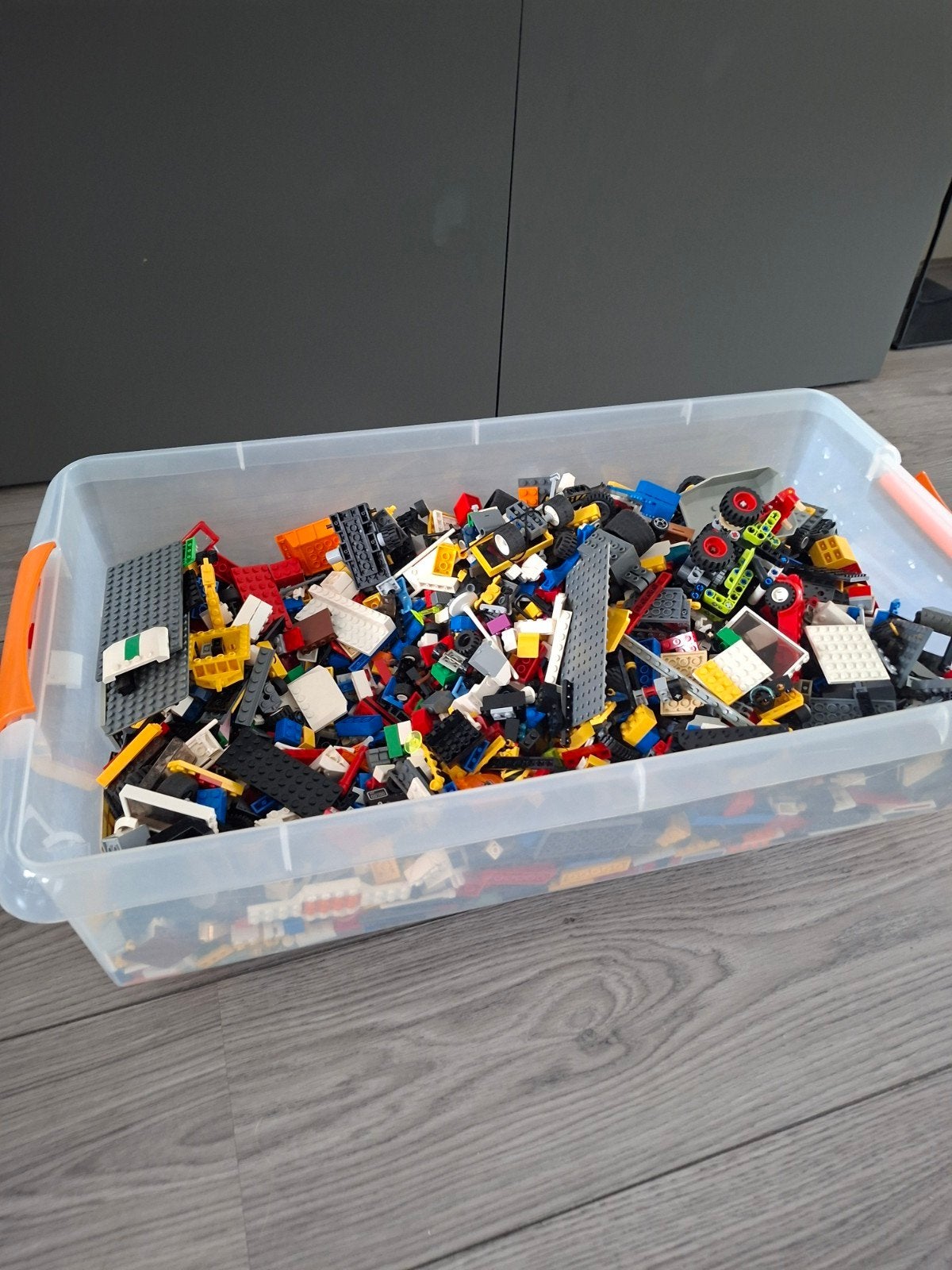 Grote doos met diverse Lego en ander speelgoed, Gebruikt, Inclusief extra onderdelen, Lego, Ophalen of Verzenden