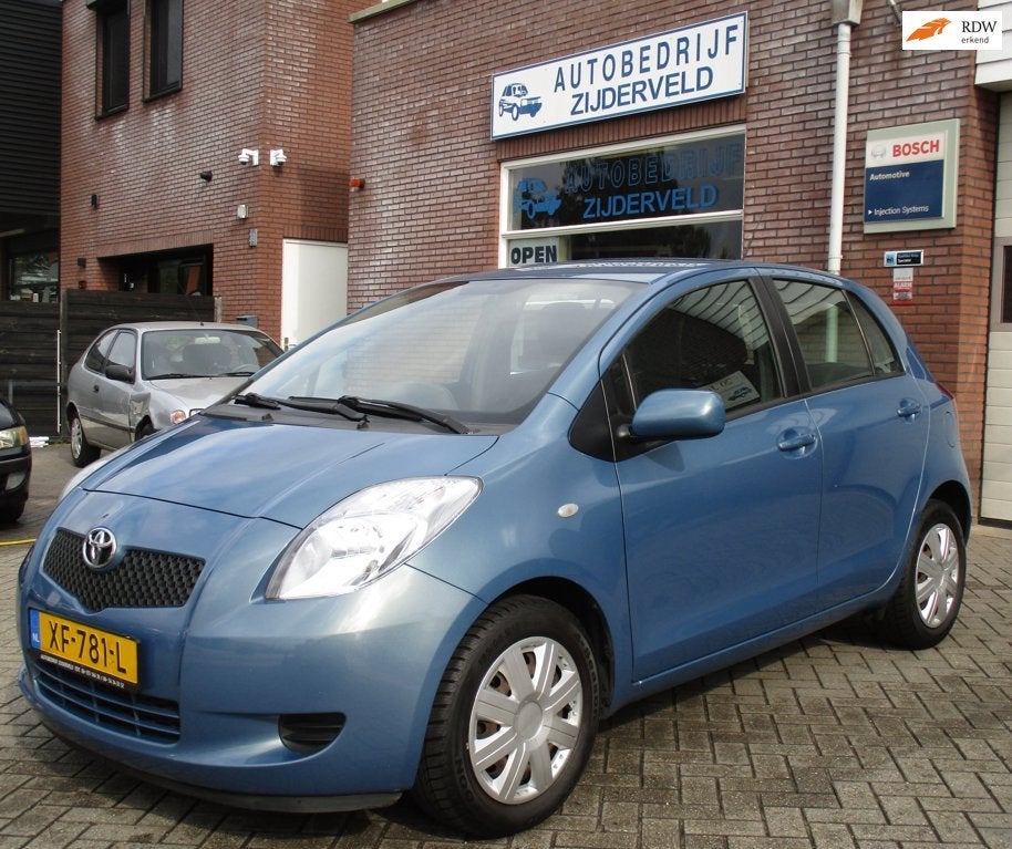 Toyota Yaris 1.3 VVTi Terra, Voorwielaandrijving, Stof, Zwart, 4 cilinders