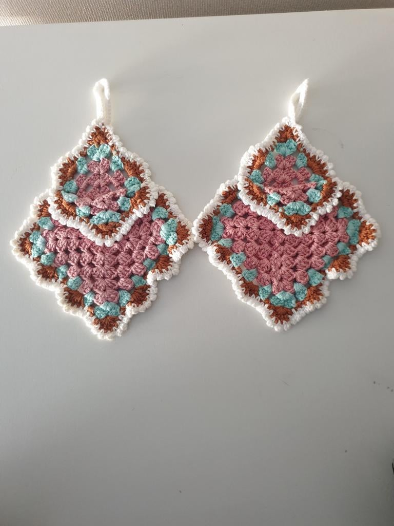 Gehaakte (bestek) houders. Gehaakte zakjes. 20x14 cm., Ophalen of Verzenden, Zo goed als nieuw