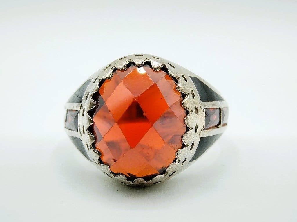 Zilveren ruby ring, 19.5 mm, niello inleg aan zijkanten, Info@zilverwebsite.nl, Verzenden, 19 tot 20, Zo goed als nieuw