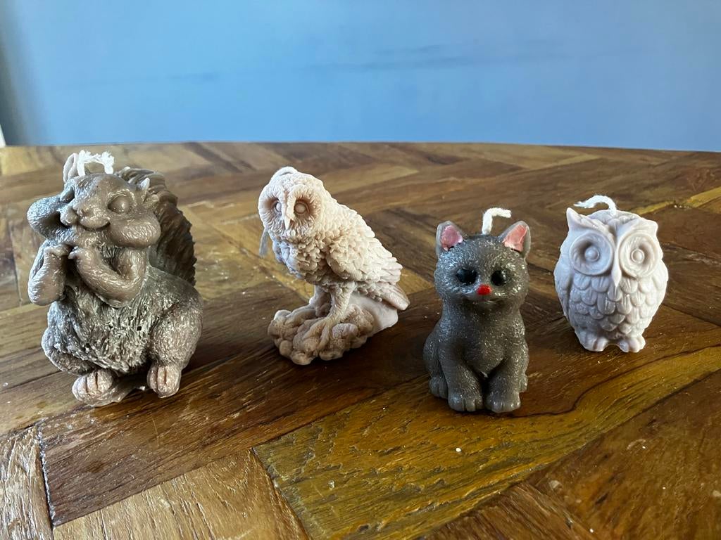 Handgemaakte Dierenkaarsen: Eekhoorn, Uil & Kat, Huis en Inrichting, Woonaccessoires | Kandelaars en Kaarsen, Overige materialen