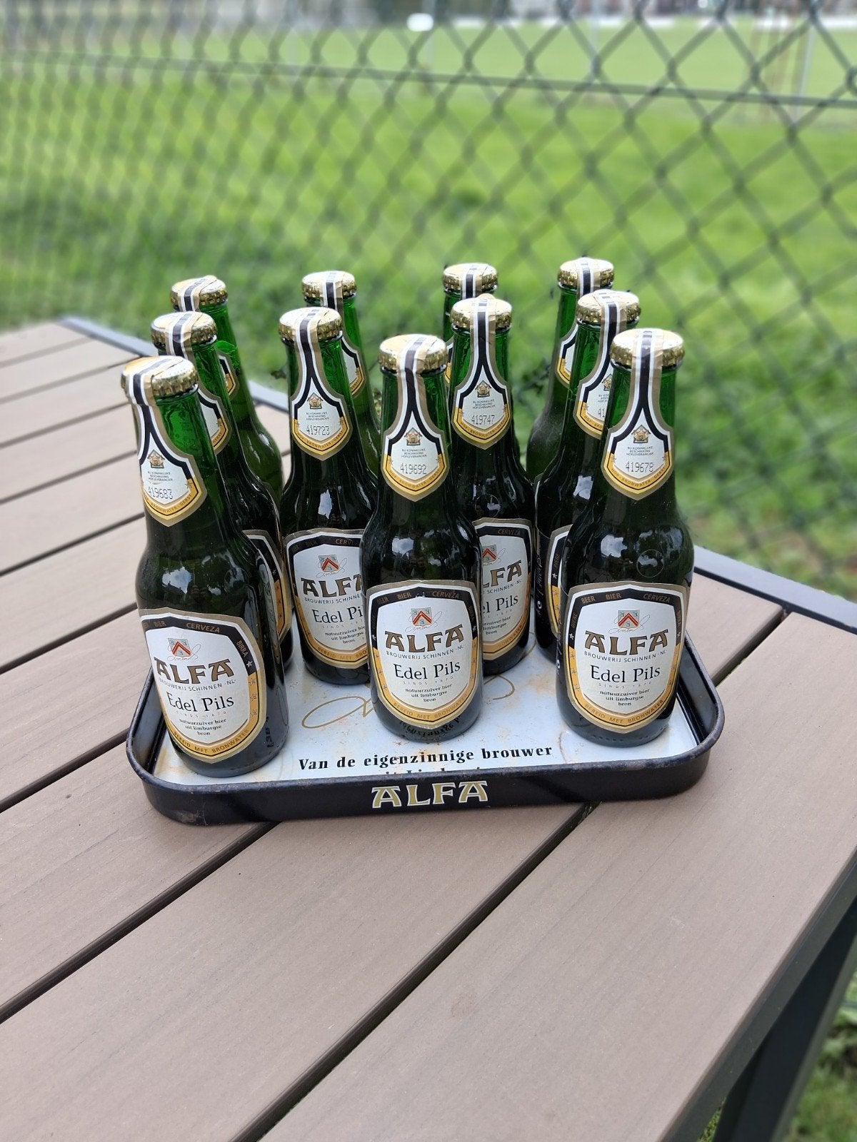 11 volle Alfa bierflesjes 2004 op dienblad (0,25L), Ophalen, Gebruikt, Flesje(s), Overige merken