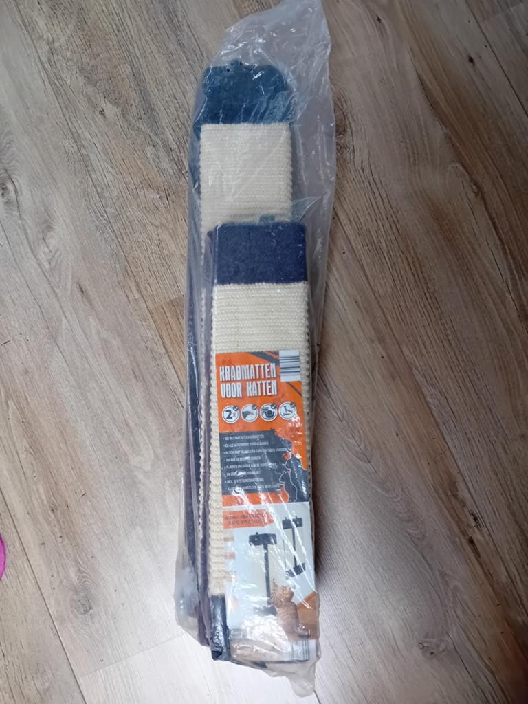 2 nieuwe Krabmatten / krabplanken. Sisal en pluche, Ophalen, Nieuw, Krabpaal