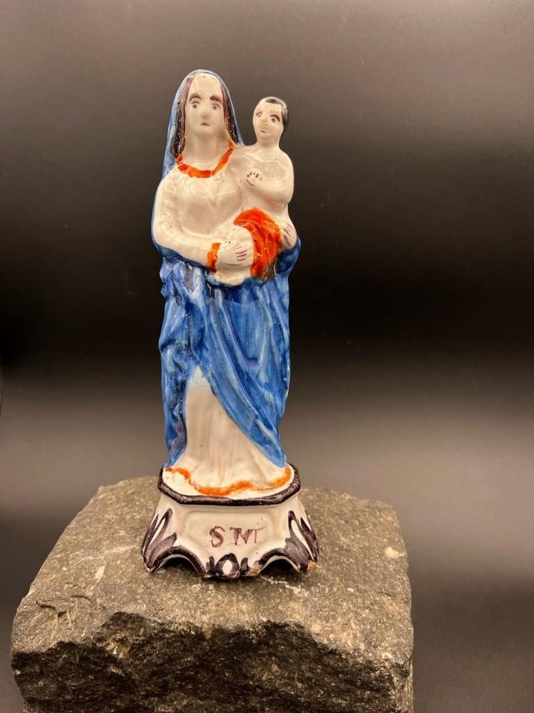 18e eeuws Faience Beeldje Maria met kindje Jezus, Nevers Fr., Antiek en Kunst, Antiek | Religie, Ophalen of Verzenden