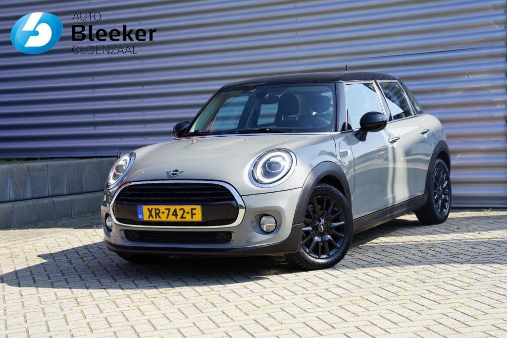 Mini COOPER 1.5 Cooper 136PK Chili Ecc Cruise PDC Navi, Auto's, Voorwielaandrijving, 136 pk, Gebruikt, Met garantie (alle)