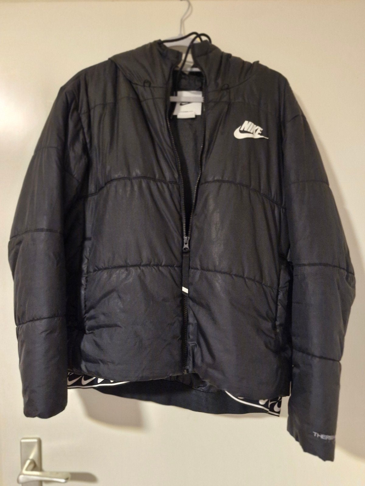 Dames Nike jas maat L, Zwart, Maat 42/44 (L), Nike, Ophalen of Verzenden