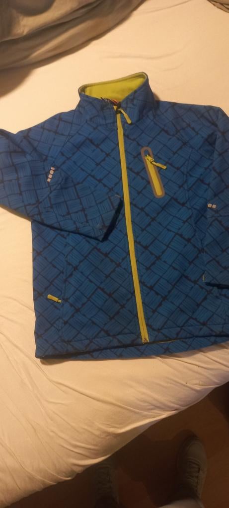 Softshell jas maat 140, Kinderen en Baby's, Kinderkleding | Maat 140, Ophalen of Verzenden, Zo goed als nieuw, Jongen of Meisje