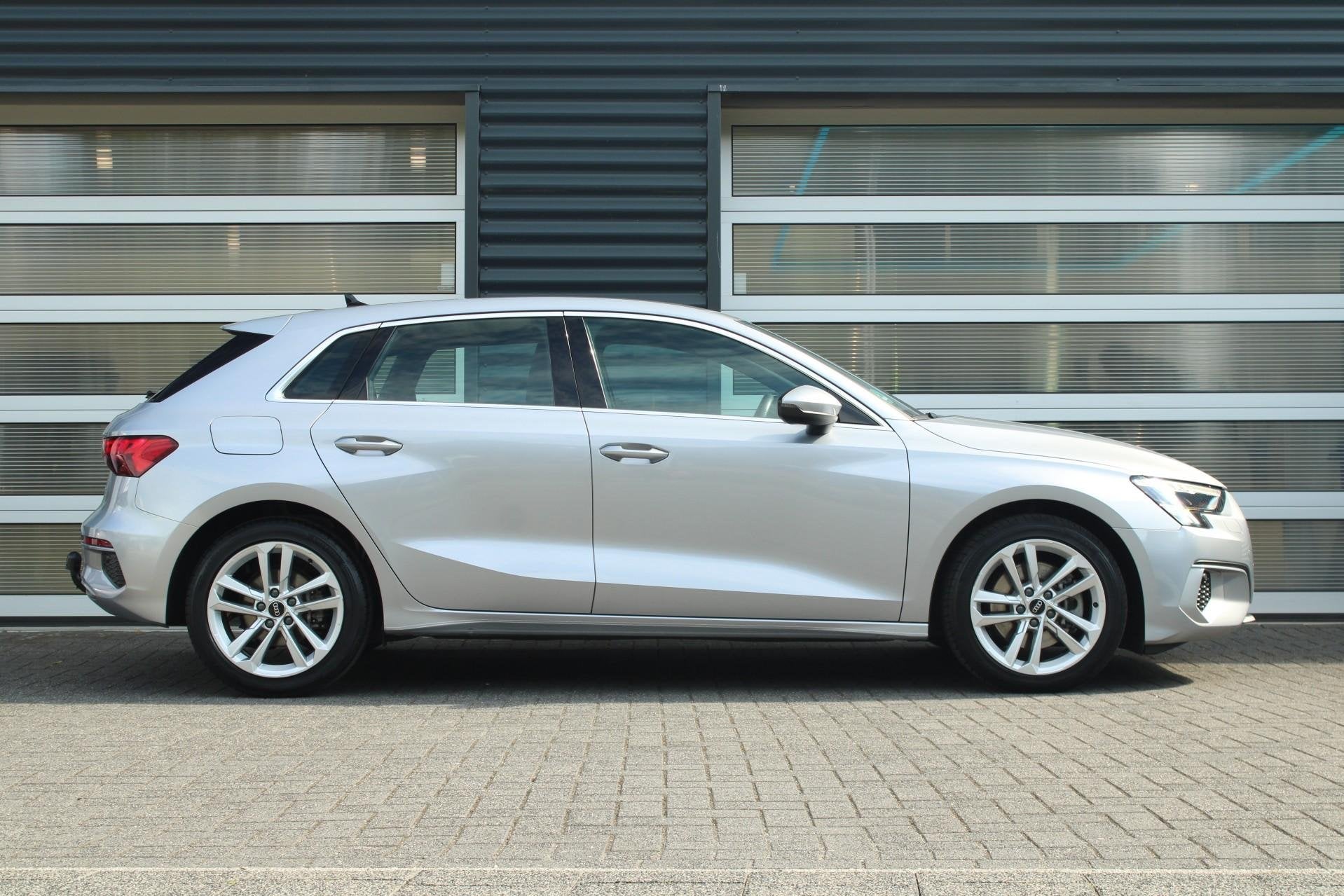 Audi A3 Sportback 35 TFSI 150pk Business edition | Trekhaak, Auto's, 12 maanden, Stof, 4 cilinders, Automatische klimaatregeling