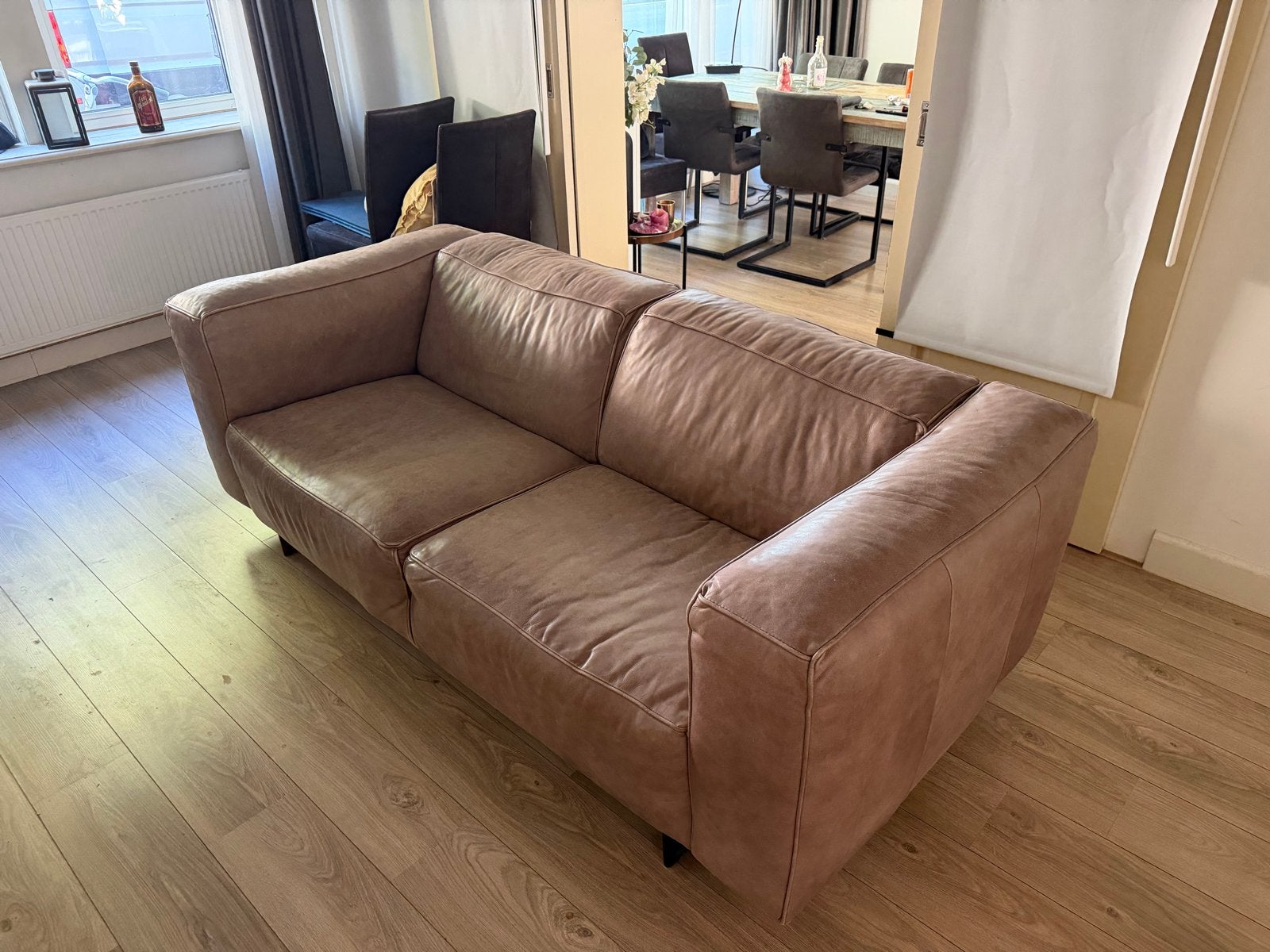 Comfortabele 2-zitsbank van leer, Ophalen, Gebruikt, Tweepersoons, Rechte bank