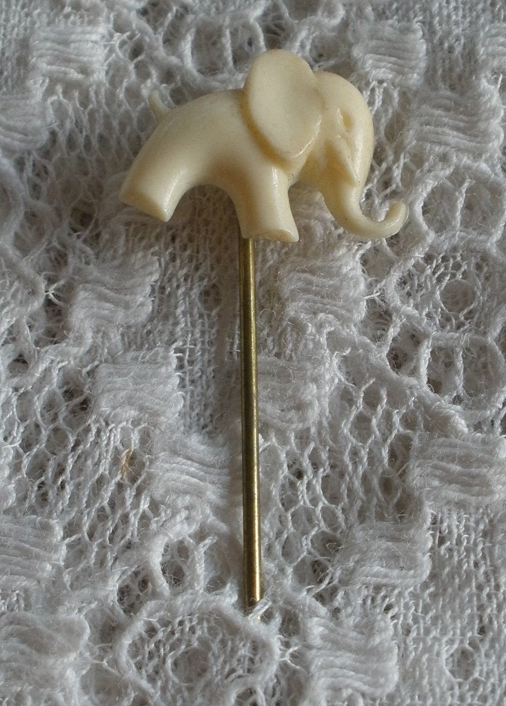 Oud speldje Olifant - Metzeller, Verzamelen, Ophalen of Verzenden, Zo goed als nieuw, Overige onderwerpen, Speldje of Pin