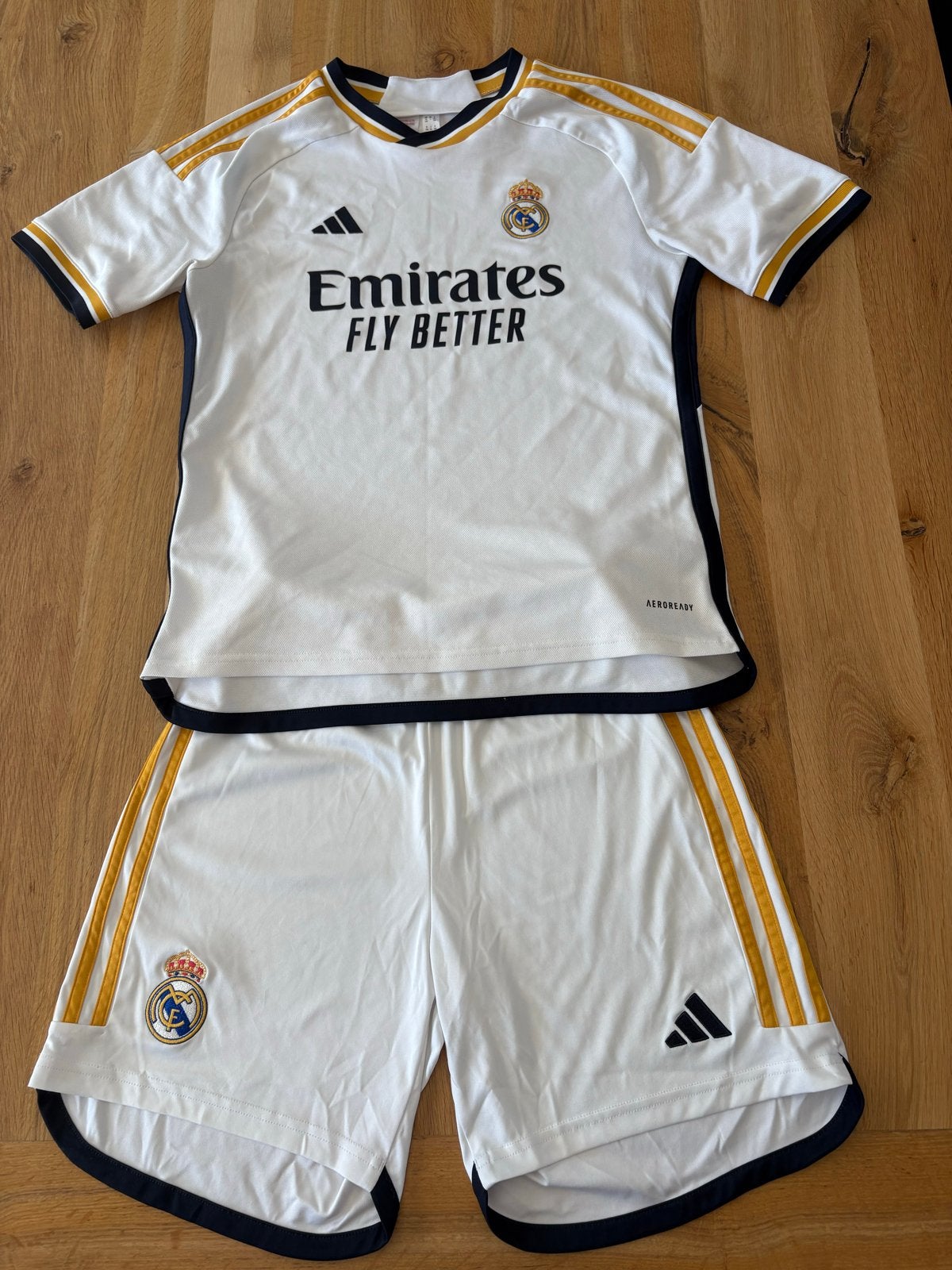 Voetbal set jongens Madrid Adidas maat 164, Groter dan maat XL, Ophalen of Verzenden, Zo goed als nieuw, Set