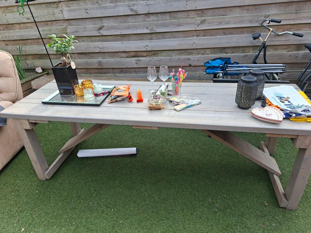 Leuke steigerhouten tafel, Ophalen