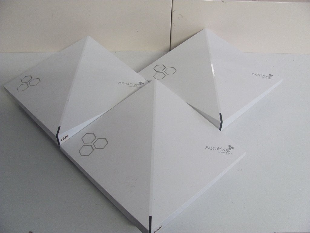 Aerohive AH-AP-250-AC-CE accesspoint met bevestigings, Computers en Software, Accesspoints, Ophalen of Verzenden, Zo goed als nieuw