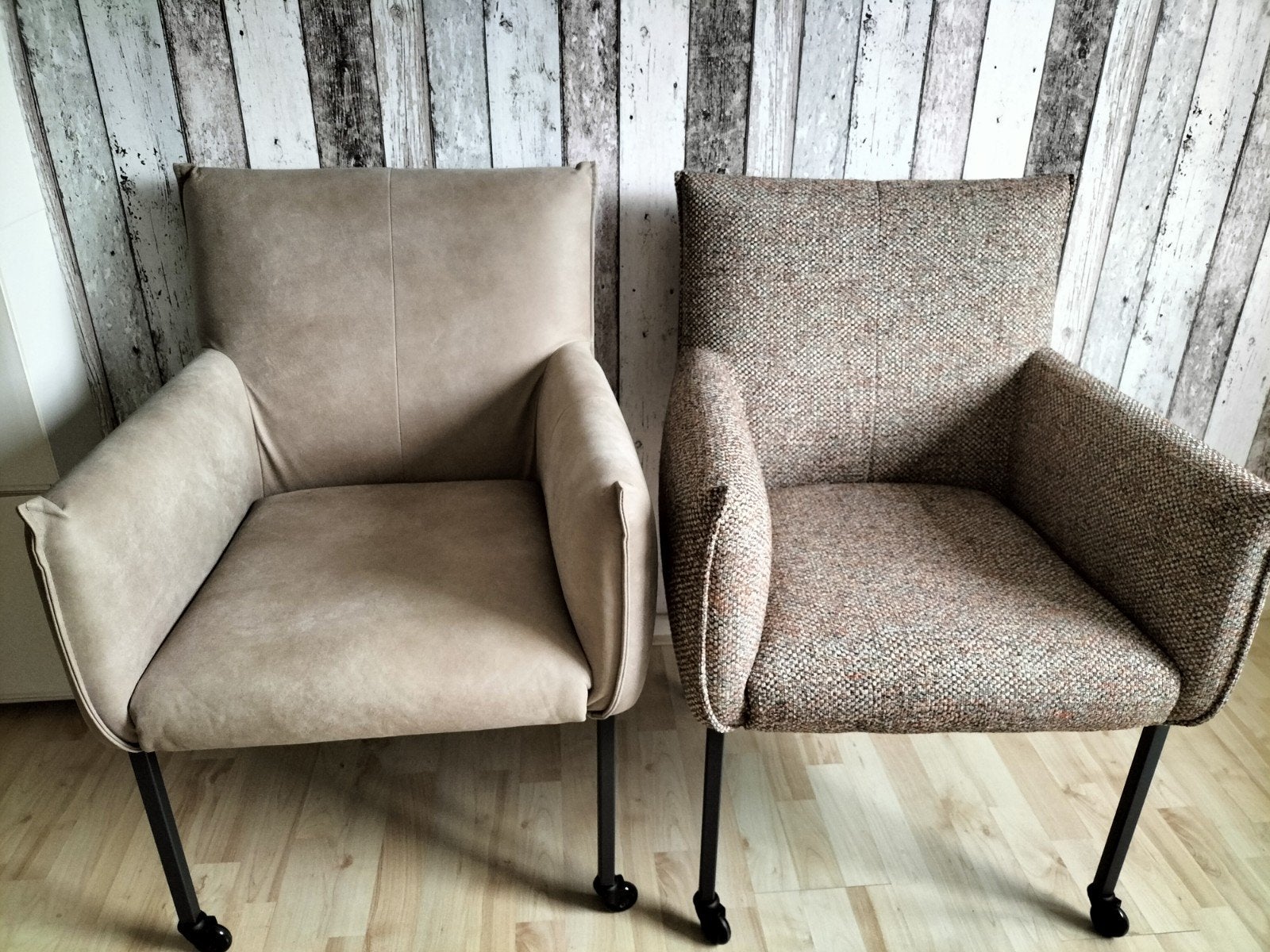 Anker Clinton stoel: leer zandkleurig & stof terrakleur, Huis en Inrichting, Stoelen, Twee, Overige kleuren, Nieuw, Ophalen of Verzenden
