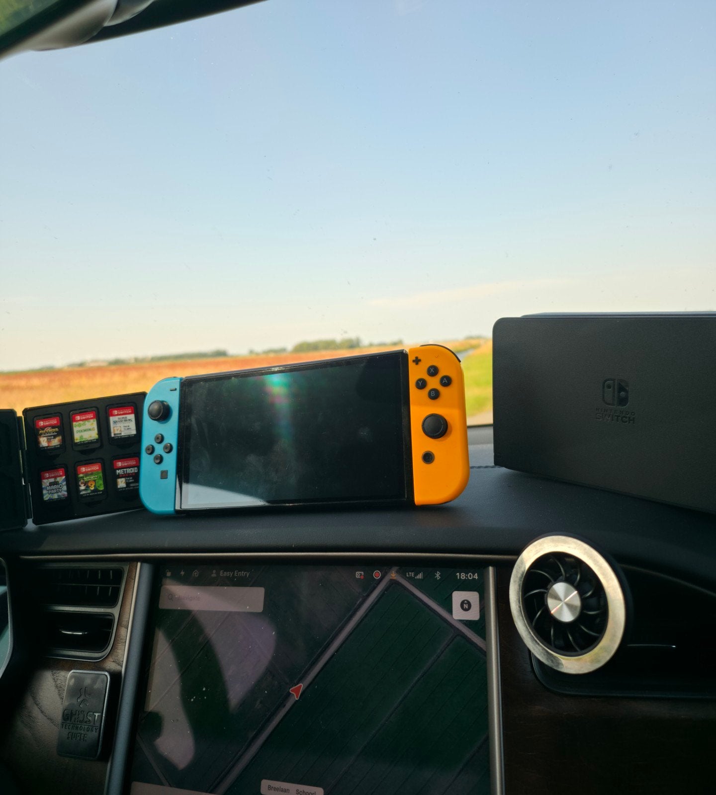 Nintendo Switch complete bundel met dock, Joy-Cons en games, Spelcomputers en Games, Spelcomputers | Nintendo Switch, Zo goed als nieuw