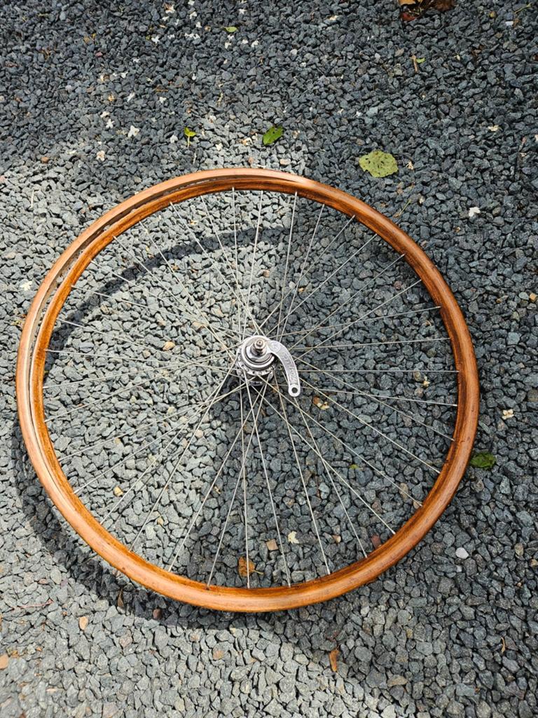 Gezocht: Houten velg 28 inch, breedte 32,5 mm, hoogte, 23,5, Ophalen of Verzenden