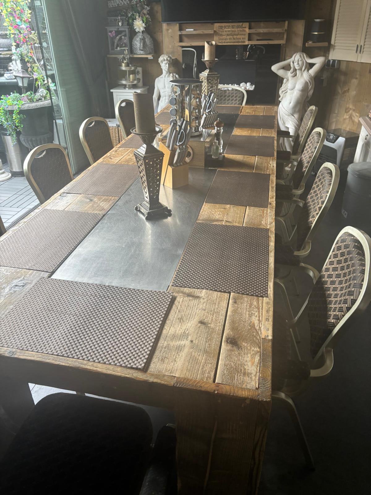 Robuuste tafel+ingebouwde bbqs+10 stoelen, Ophalen, Gebruikt, 100 tot 150 cm, 200 cm of meer