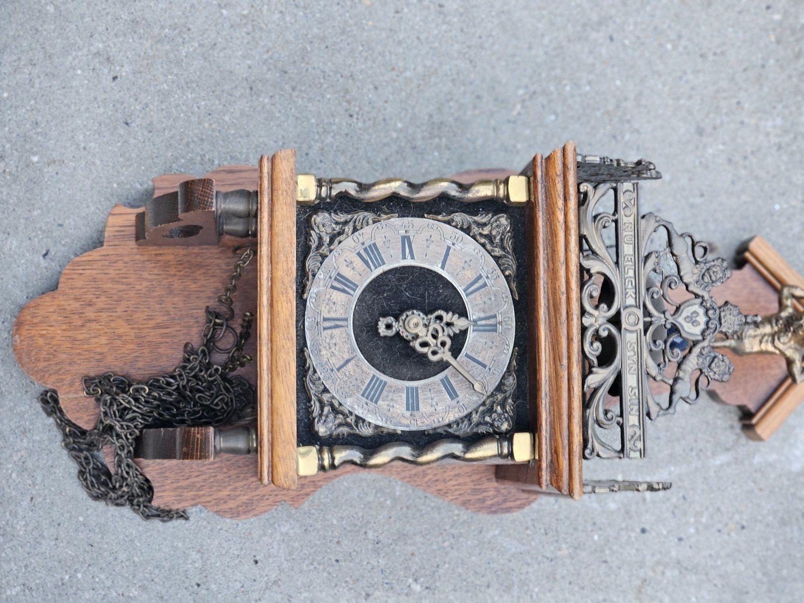 oude hang klokje, Ophalen